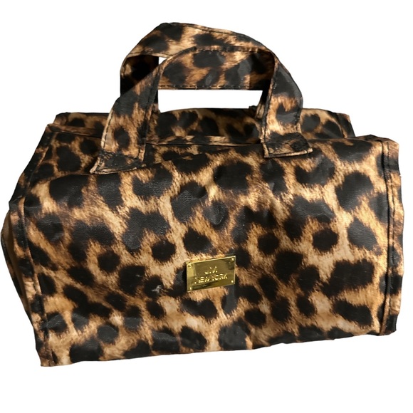 Joy mangano HSN exclusive new leopard cosmetic bag very fine and cool sm - Picture 1 of 3